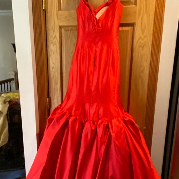 Mac Duggal Gown - Picture 2 of 7